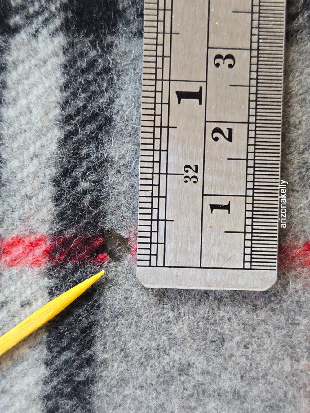 Burberry Nova Check Lambswool Scarf Grey SMALL HOLE - Picture 3 of 11